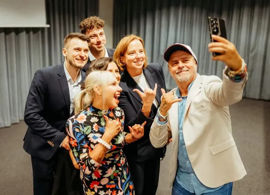 Alan Borys arbeider med leadoppfølging